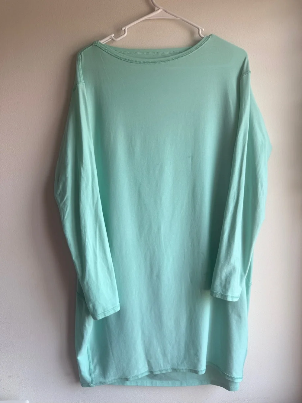 lululemon Long Sleeve Athletic Top Mint Green High Low Hem Lightweight Est Sz 10